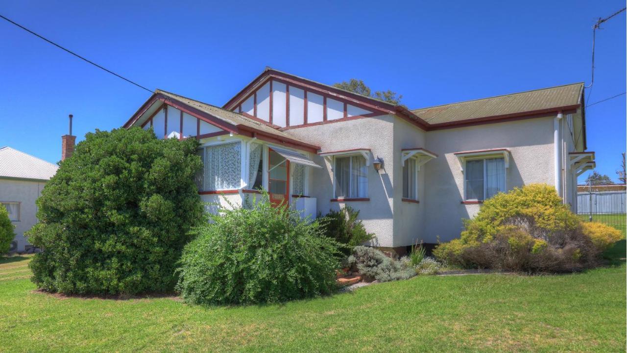 The Vines Motel & Cottages Stanthorpe Exterior foto