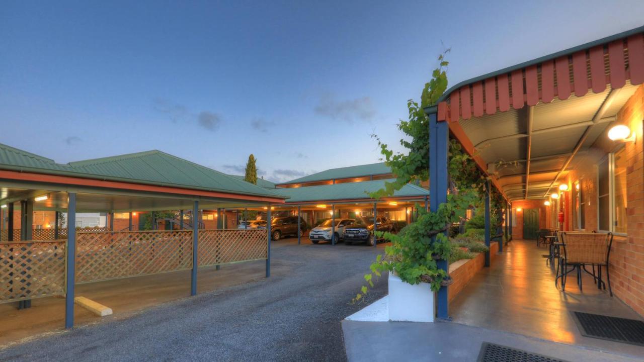 The Vines Motel & Cottages Stanthorpe Exterior foto